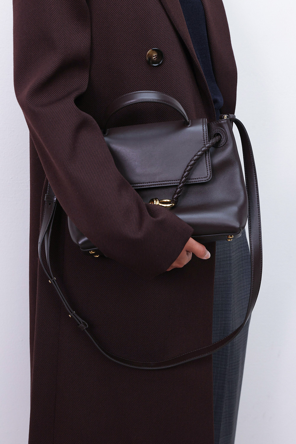 תמונת כל הלוק של תיק נשיאה סמול